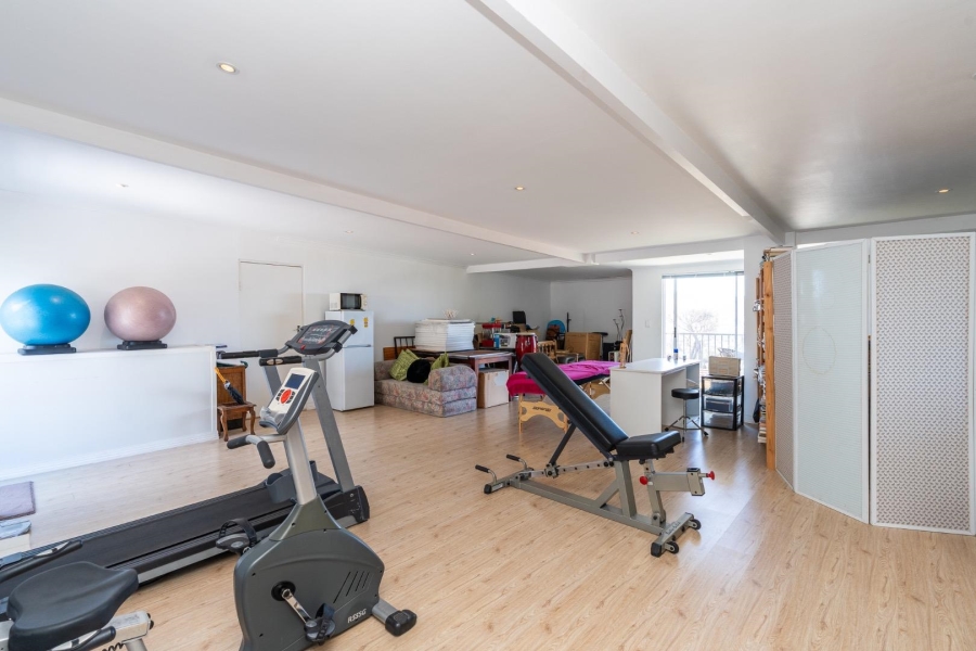 6 Bedroom Property for Sale in Vredehoek Western Cape